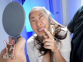 衝撃！こんな美女が！？パンスト変顔で顔面崩壊！？　サンプル画像05